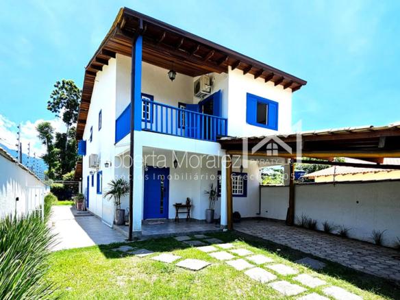 Maravilhosa casa a venda no bairro Caborê em Paraty