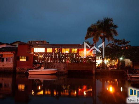 Bucólica casa venda em Paraty às margens do Rio Perequê-Açú