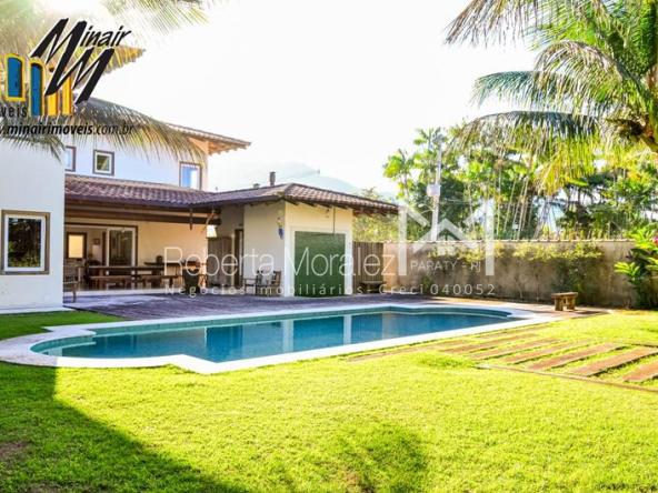 Belíssima casa a venda no bairro Caborê em Paraty RJ
